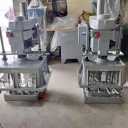 齿轮式多轴攻牙机