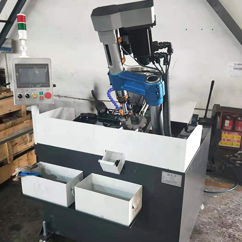 双伺服自动攻丝机